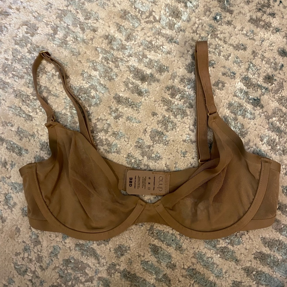 Taupe/beige mesh Cuup bra, “the plunge” size 32D